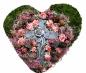 Preview: Grabschmuck Herz mit vielen rosafarbigen Rosen und großem Kreuz in der Mitte