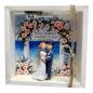 Preview: Romantische Erinnerungsbox zur Hochzeit mit Brautpaar-Figur und Rosenbogen