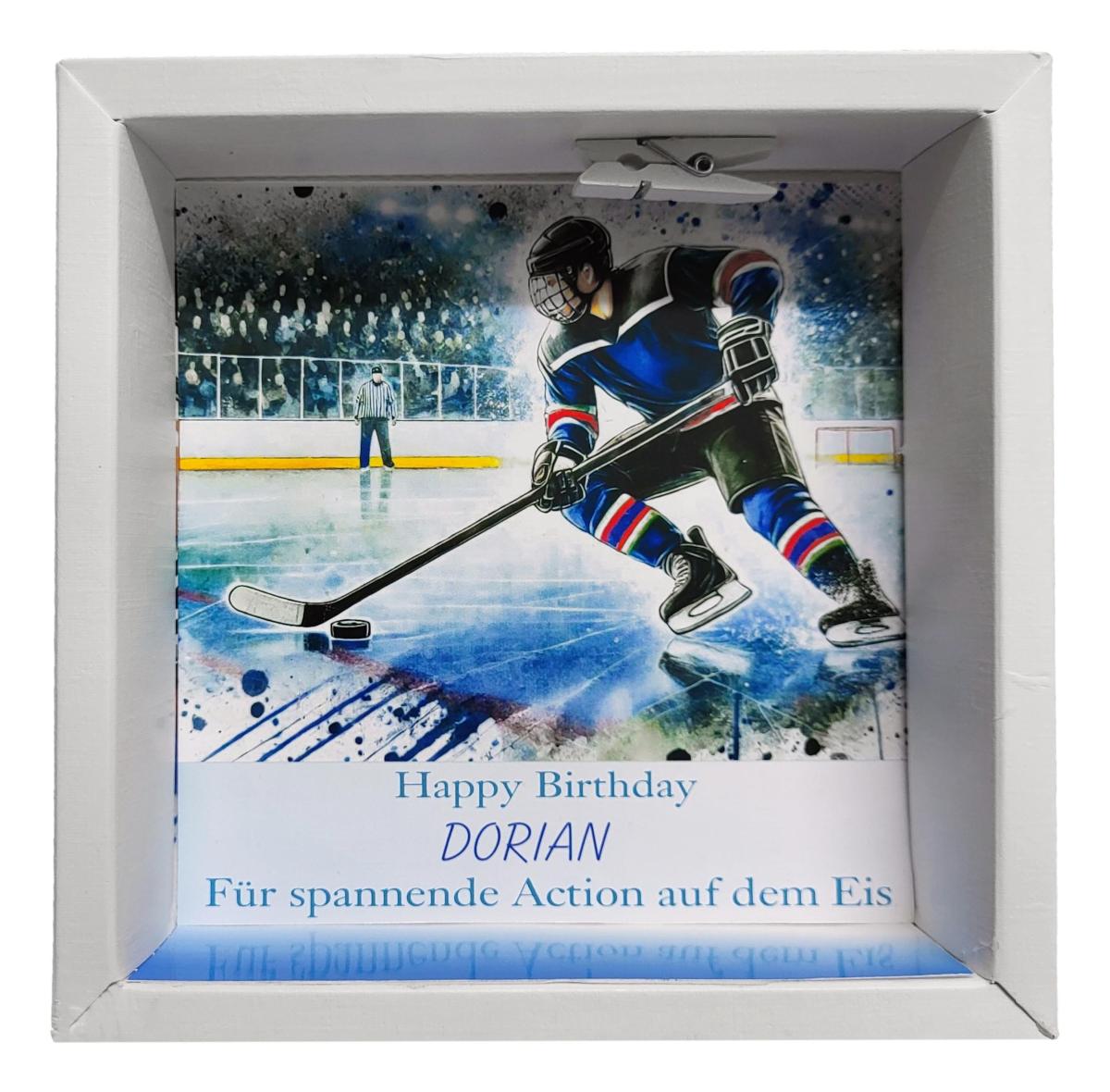 Originelle Geldgeschenk Box mit Juteschnur, Holzklammer und Eishockey Szene