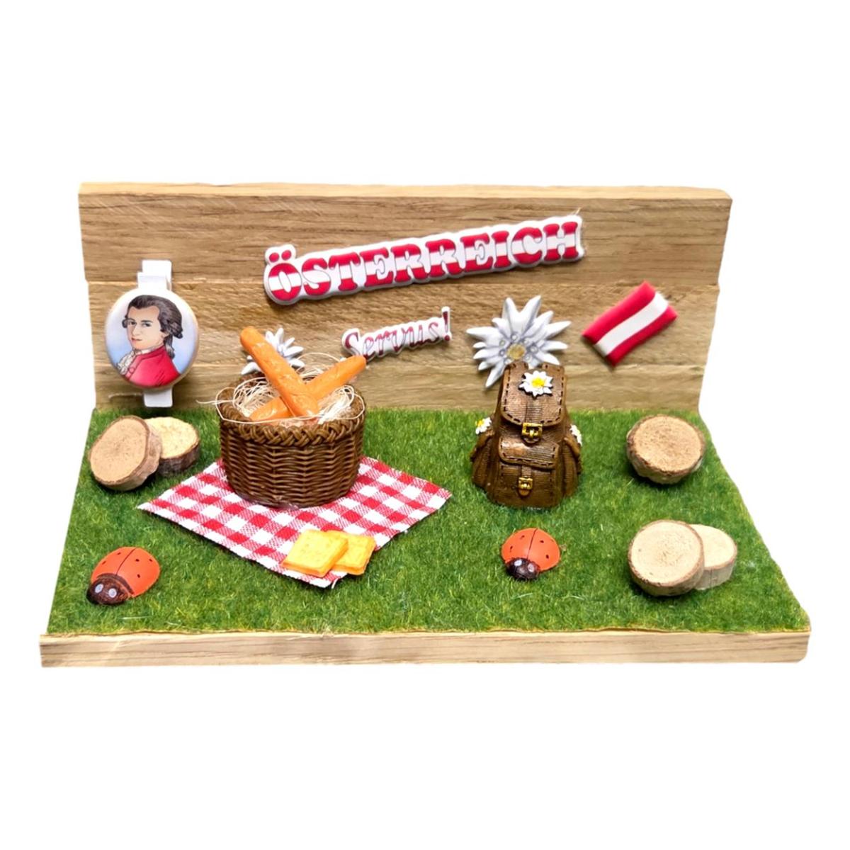 Holz-Diorama für Österreich Reisegutschein mit Picknickszene