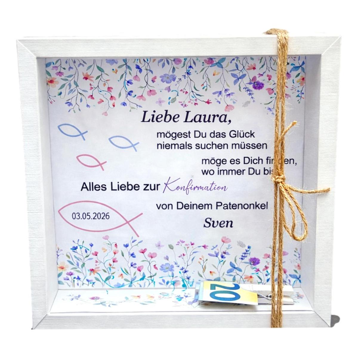 Weiße Geschenkkartonage zur Konfirmation mit Blumenmotiv, Fischsymbol und personalisiertem Text, mit Jute-Band dekoriert.